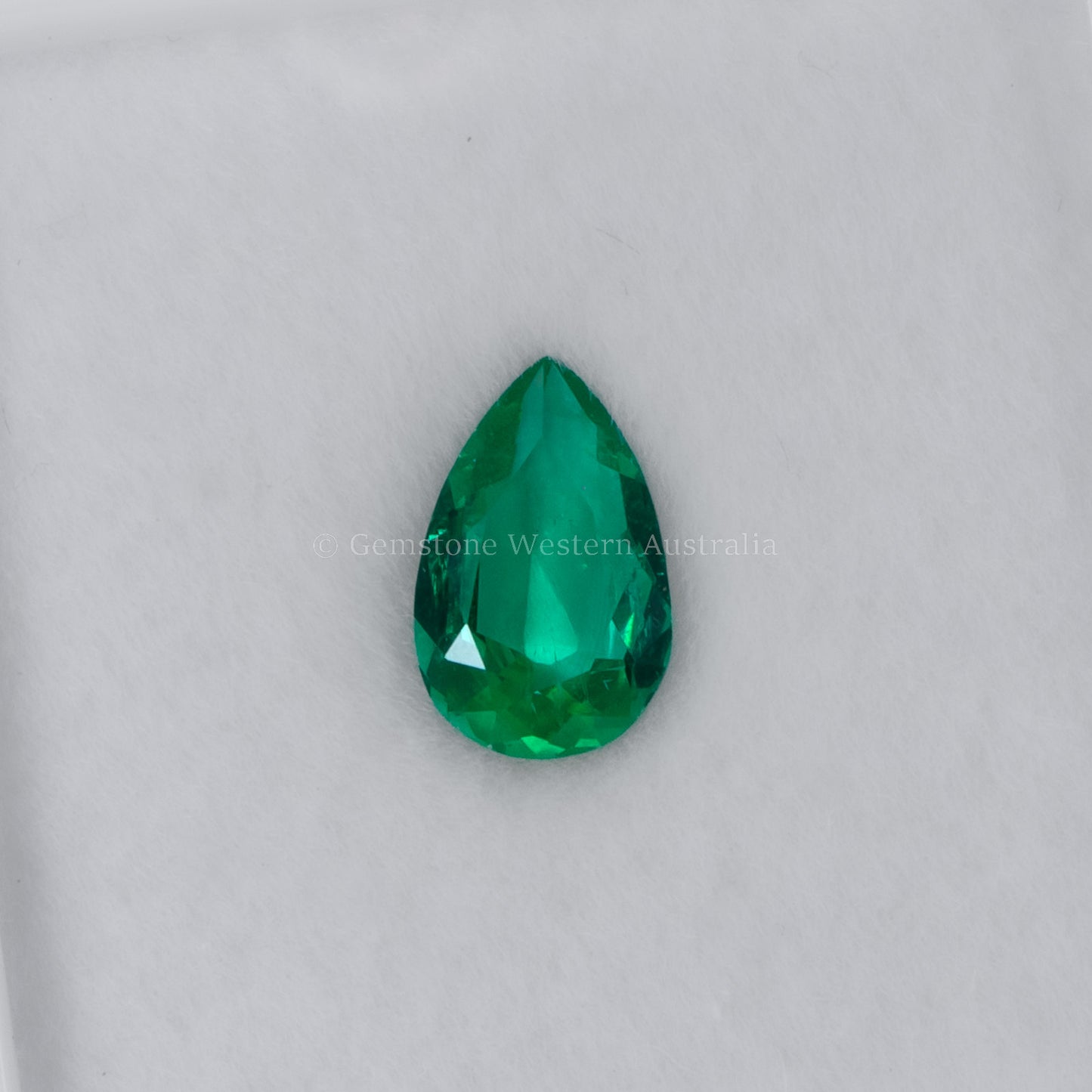 0.60 CT NATURAL COLOMBIAN EMERALD - PEAR CUT