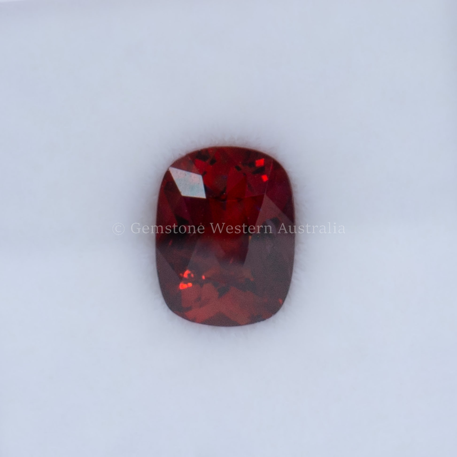 18K Yellow Gold Natural Sapphire Studs Earrings