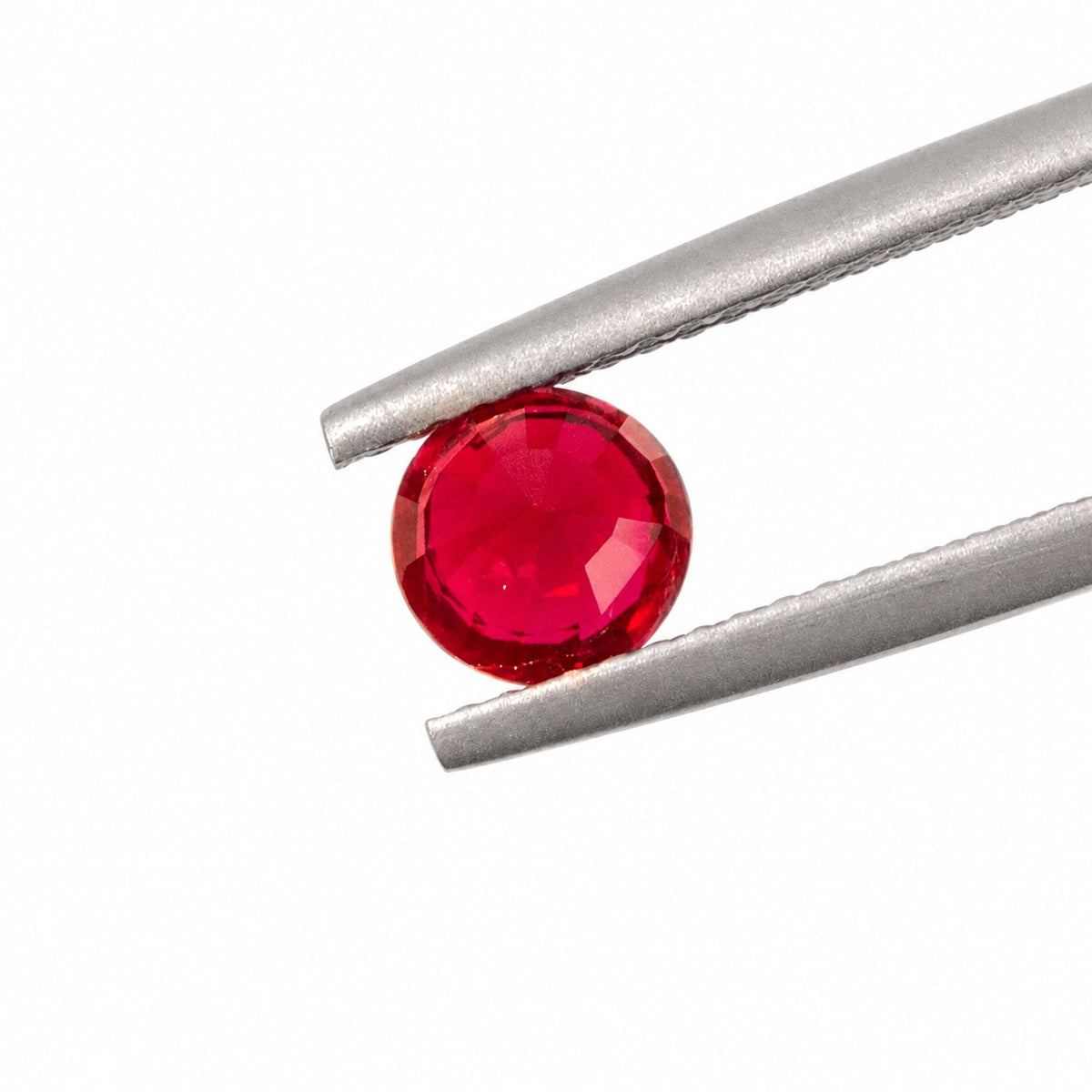 Close view of the natural unheated round ruby