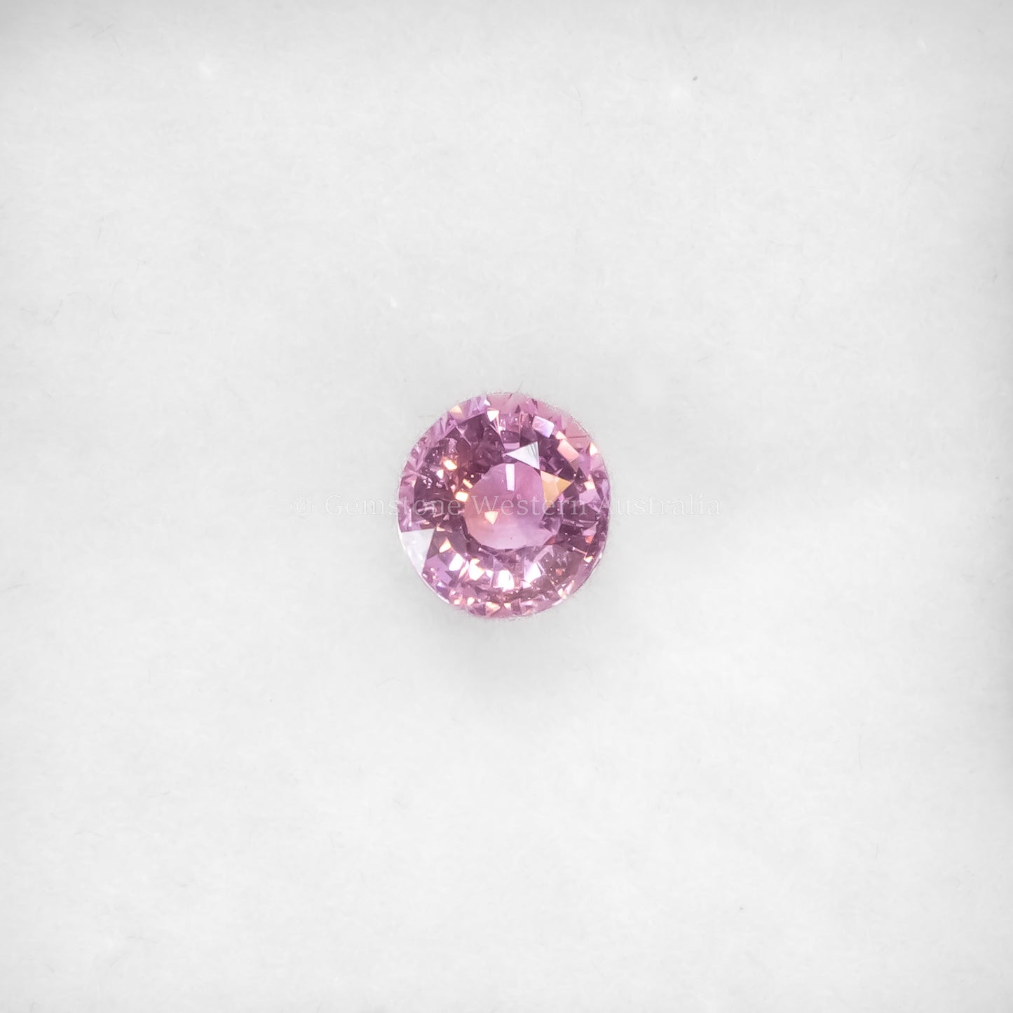 0.88 CT NATURAL UNHEATED PINK SAPPHIRE - ROUND CUT