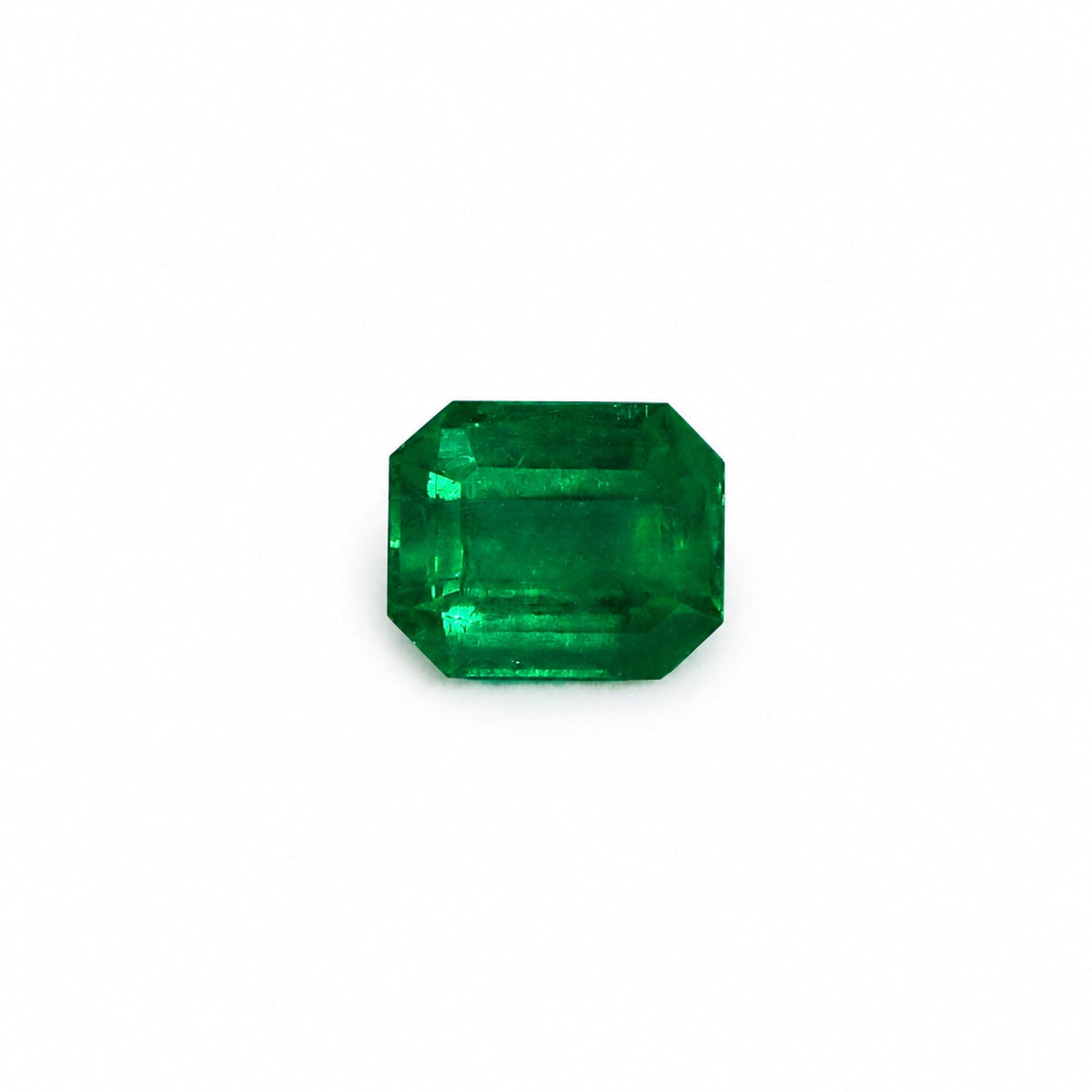 4.8 ct Colombian emerald shown at an angle