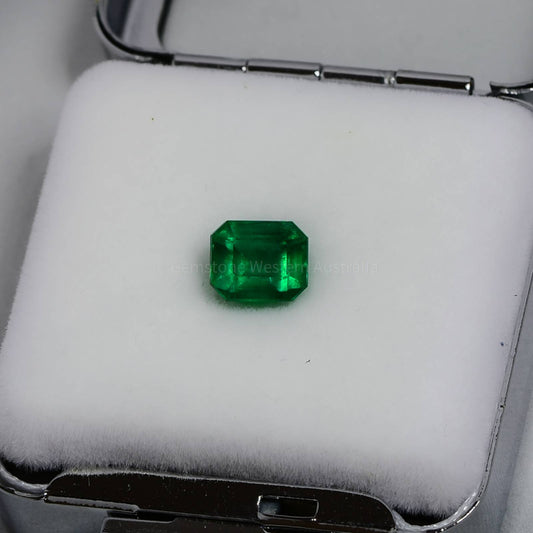 1.57 Carats  Colombian  Emerald   Natural Emerald