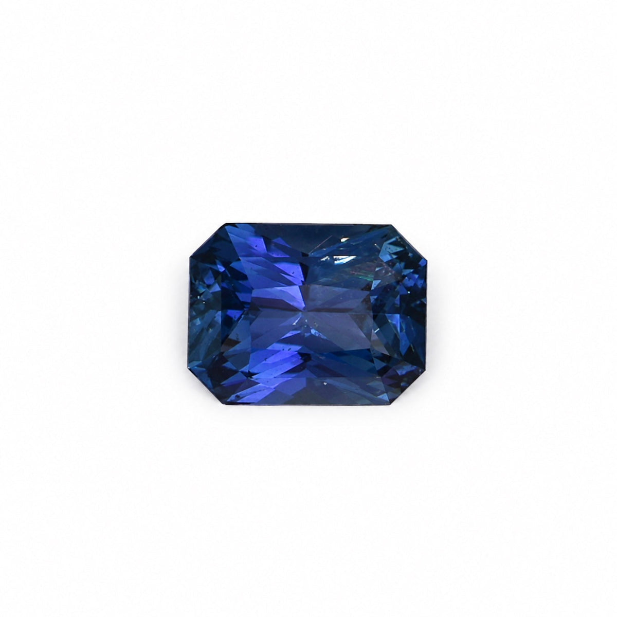 3.04 ct vivid blue sapphire shown at an angle