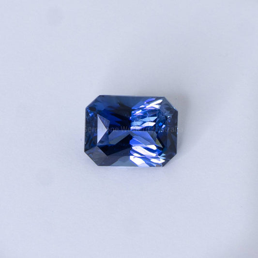 3.04 CT NATURAL VIVID BLUE RADIANT MIX CUT