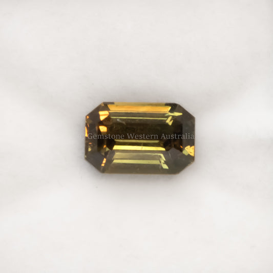 4.02 CT NATURAL UNHEATED YELLOWISH GREEN SAPPHIRE - RADIANT CUT
