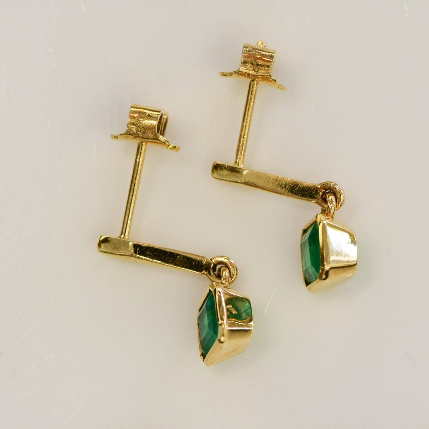 Colombian Emerald Drop Earrings in 18K Yellow Gold