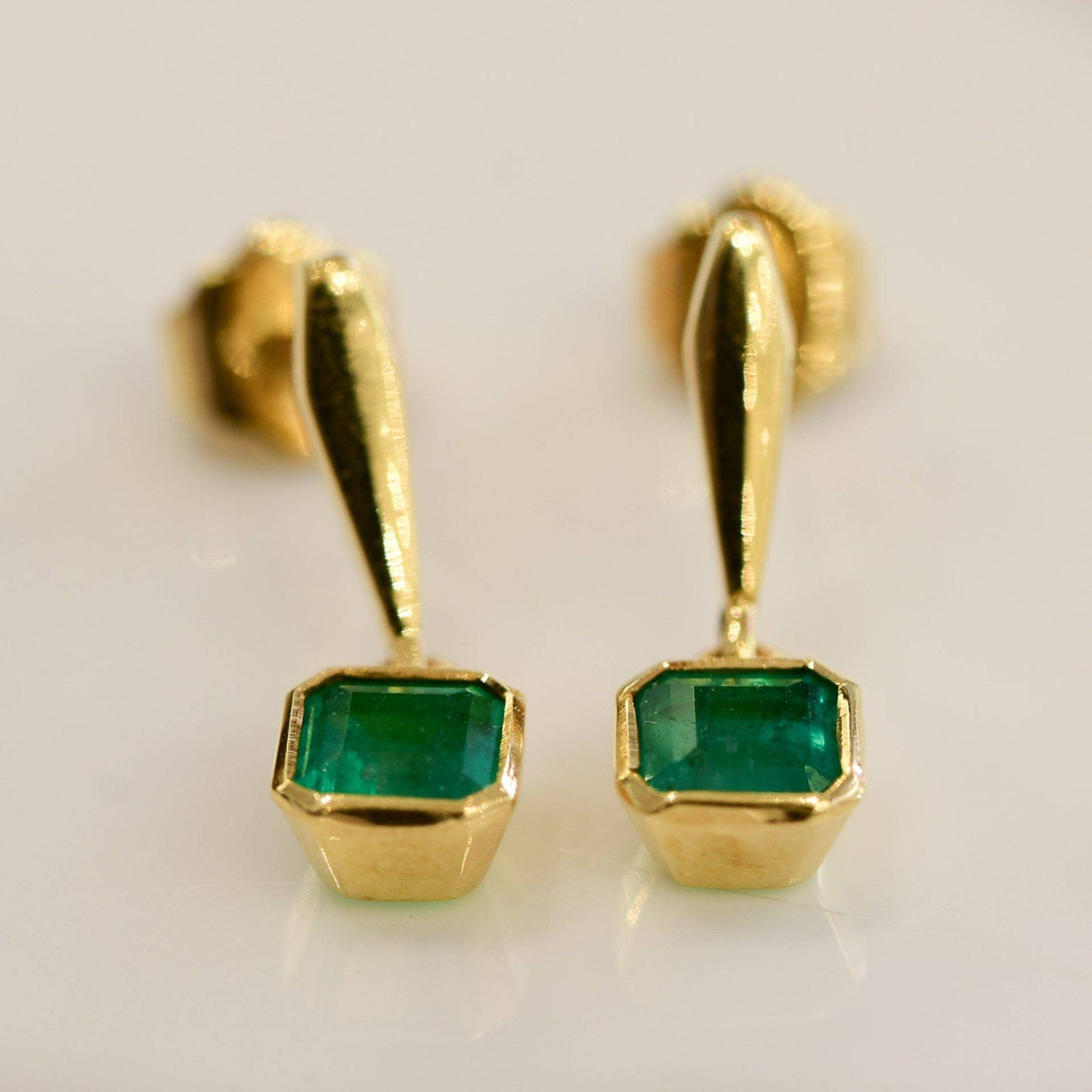 Colombian Emerald Drop Earrings in 18K Yellow Gold
