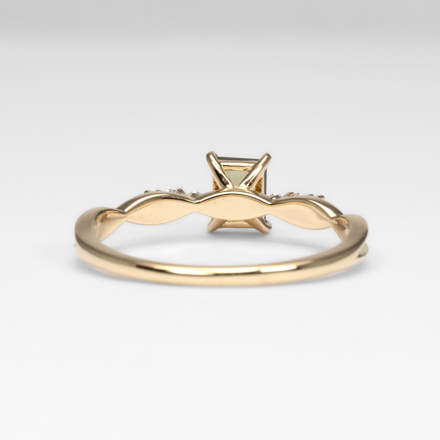 Natural Alexandrite and Diamond Ring 0.38ct Princess Cut in 18K Yellow Gold
