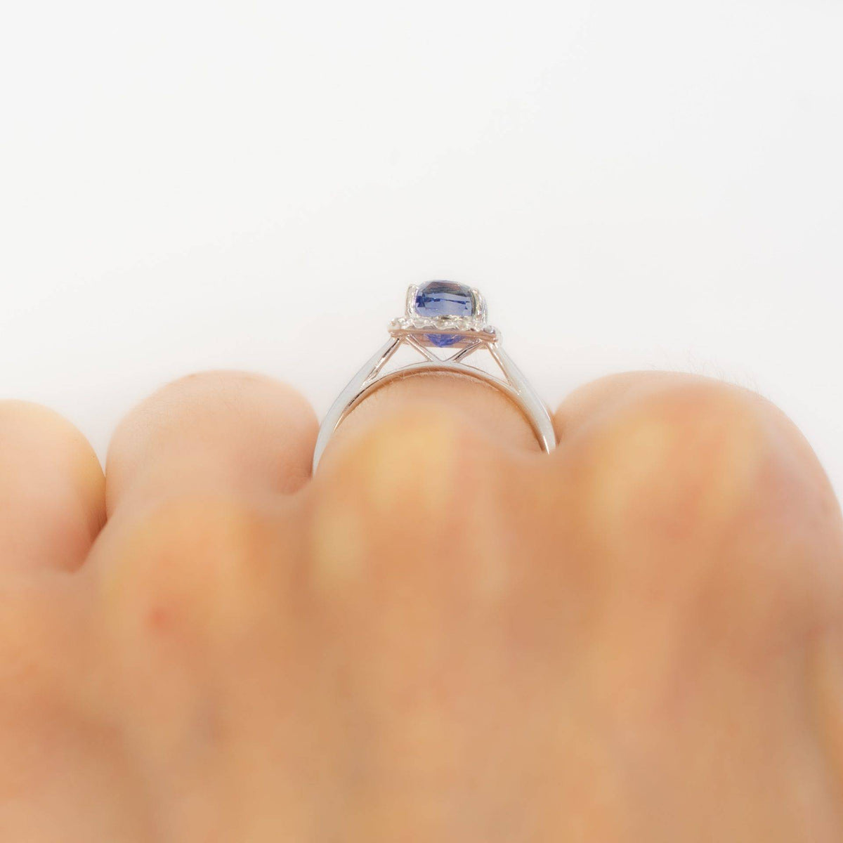 2 Carats Sapphire Halo Ring in 18K White Gold