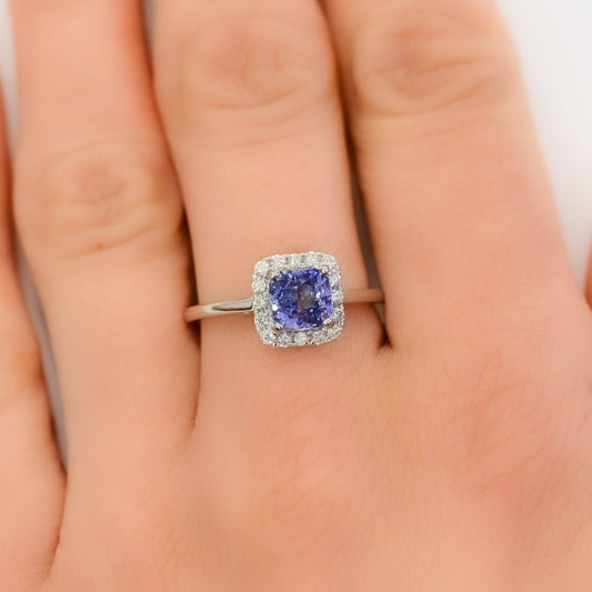 2 Carats Sapphire Halo Ring in 18K White Gold