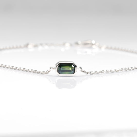 front view of Australian Teal Sapphire Bracelet in Platinum 