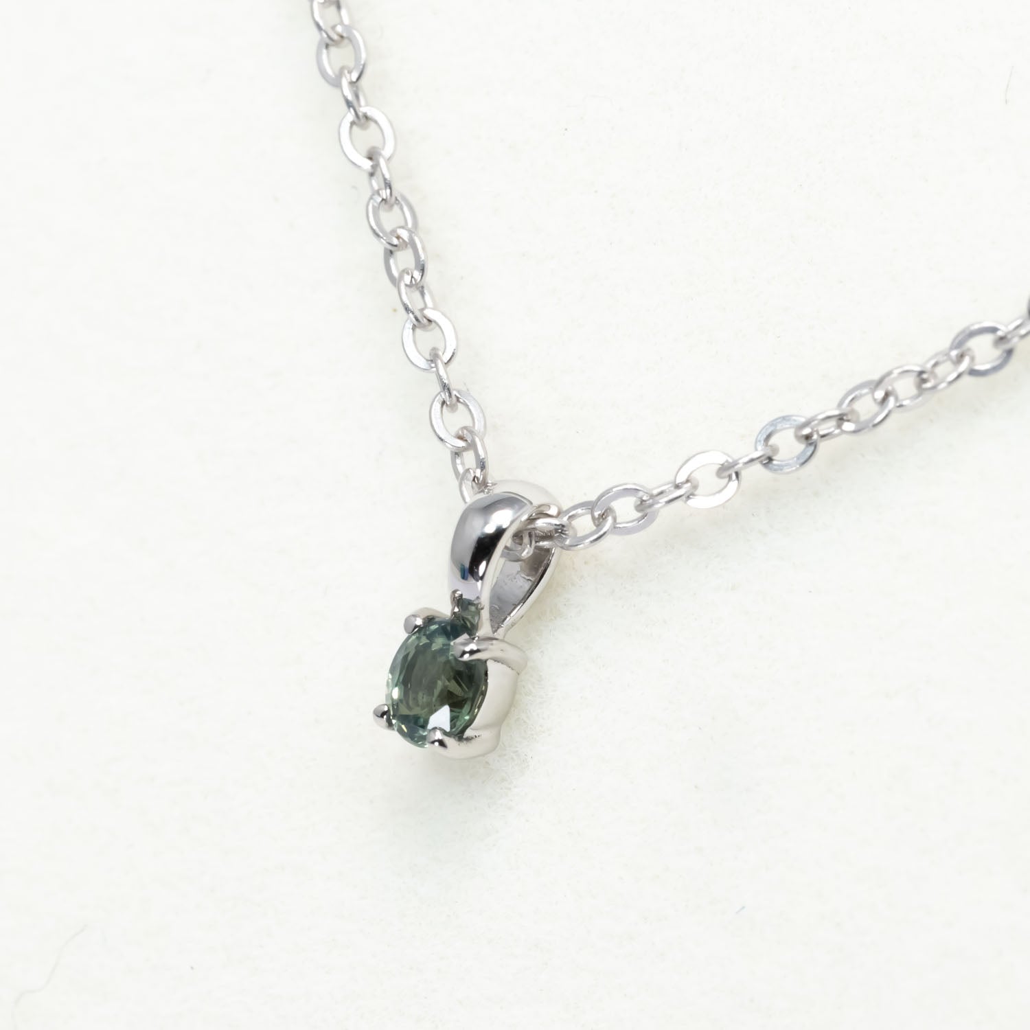 side view of Alexandrite Pendant in Platinum 950 - 0.18ct Apple Green Hue