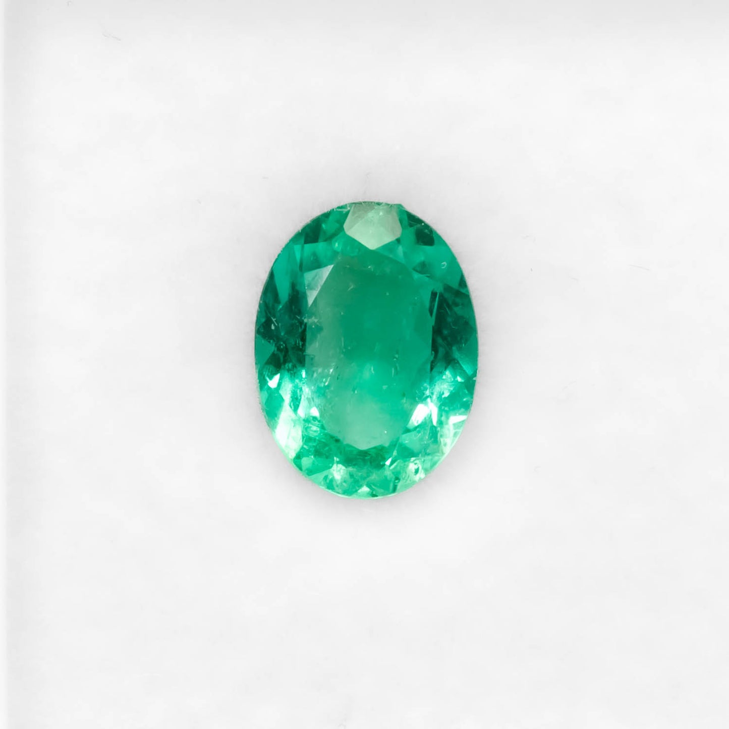 1.09CT Natural Colombian Emerald – Oval Cut Vivid Green Gemstone