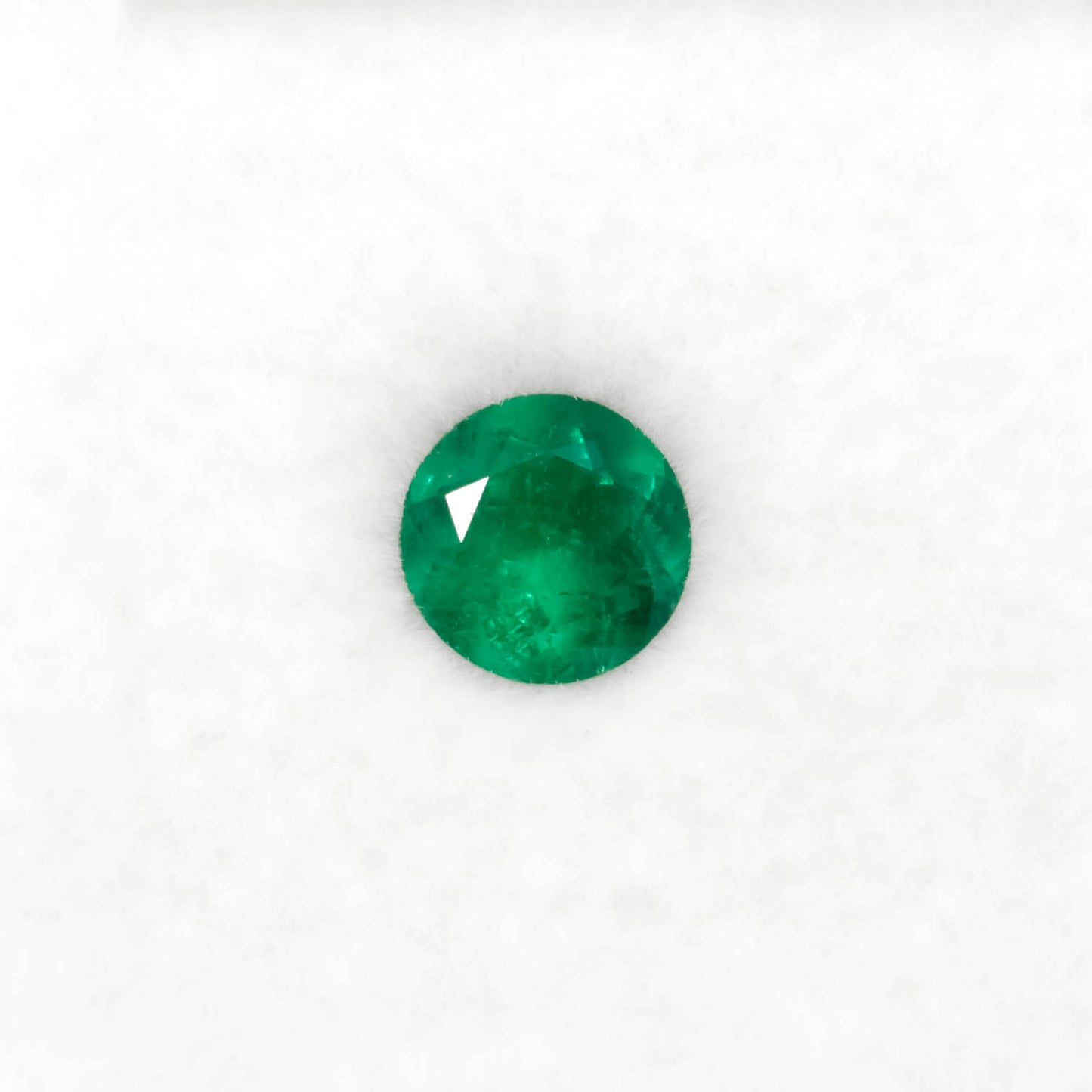 second front view of 0.72CT Natural Colombian Emerald – Round Cut Strong Green Gemstone