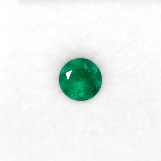 second front view of 0.72CT Natural Colombian Emerald – Round Cut Strong Green Gemstone