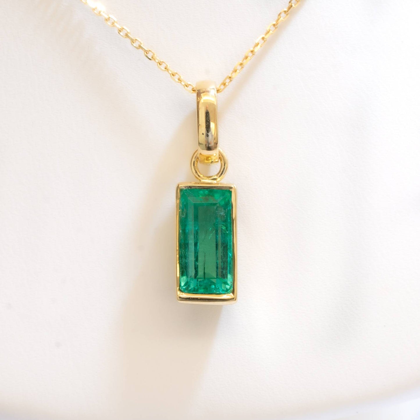 2.32ct Natural Colombian Emerald Pendant in 18K Yellow Gold