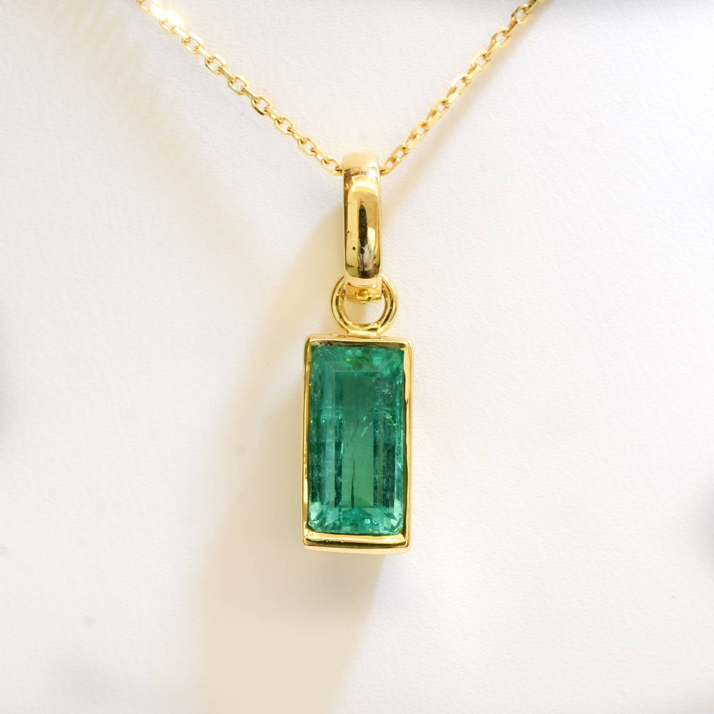 2.32ct Natural Colombian Emerald Pendant in 18K Yellow Gold
