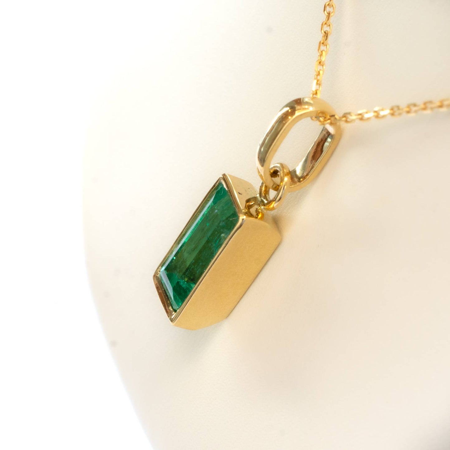 2.32ct Natural Colombian Emerald Pendant in 18K Yellow Gold