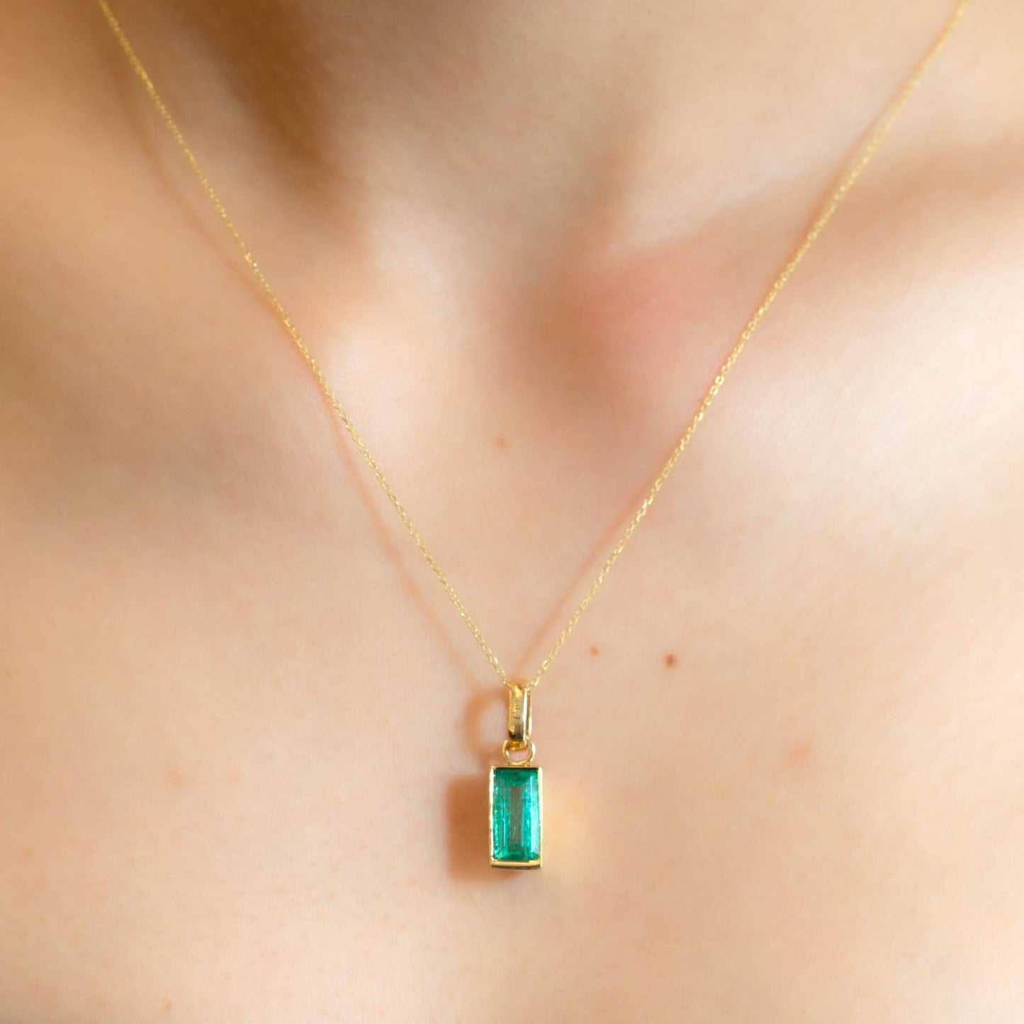 2.32ct Natural Colombian Emerald Pendant in 18K Yellow Gold