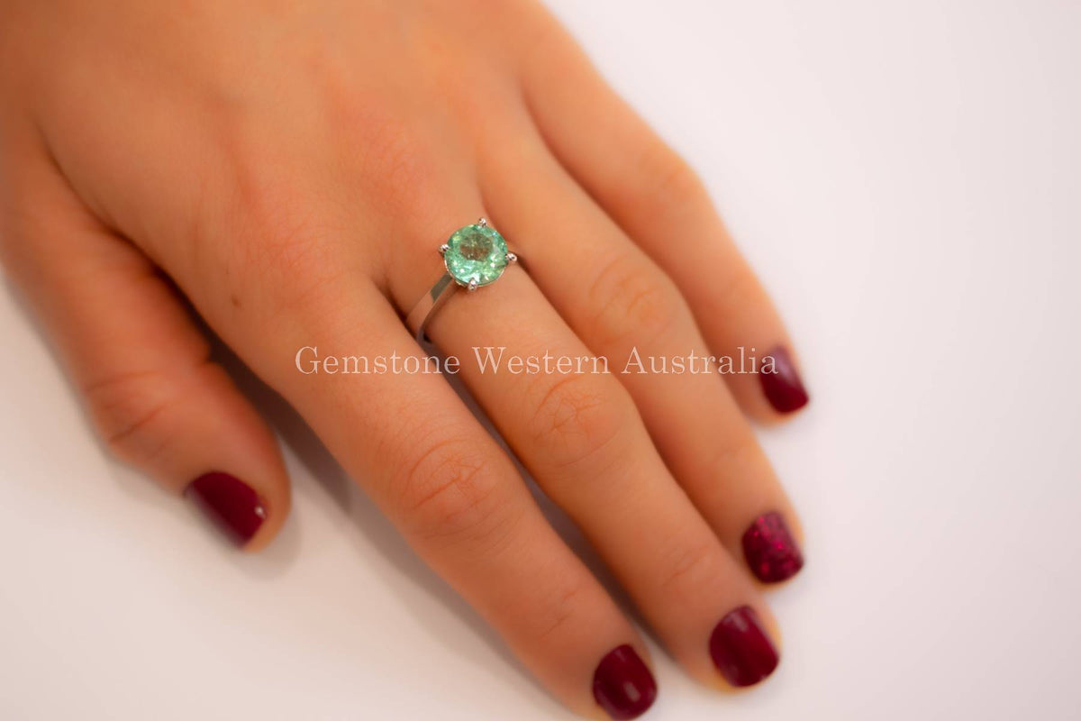 Colombian Emerald Solitaire Ring in 18K Gold