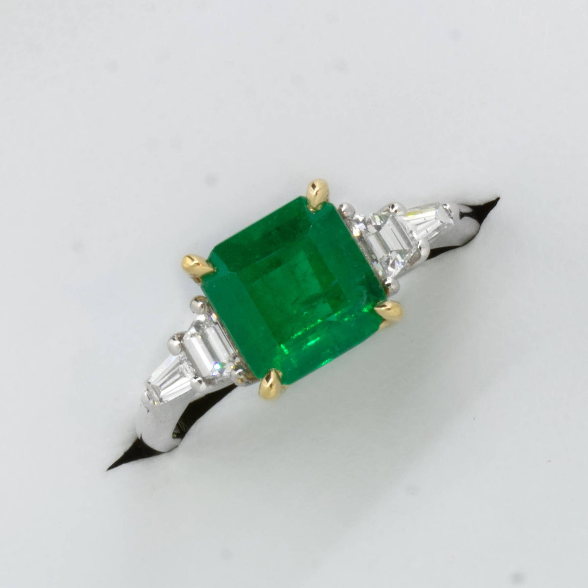 1.8 Carats Natural Colombian Emerald and Diamond Ring in Platinum