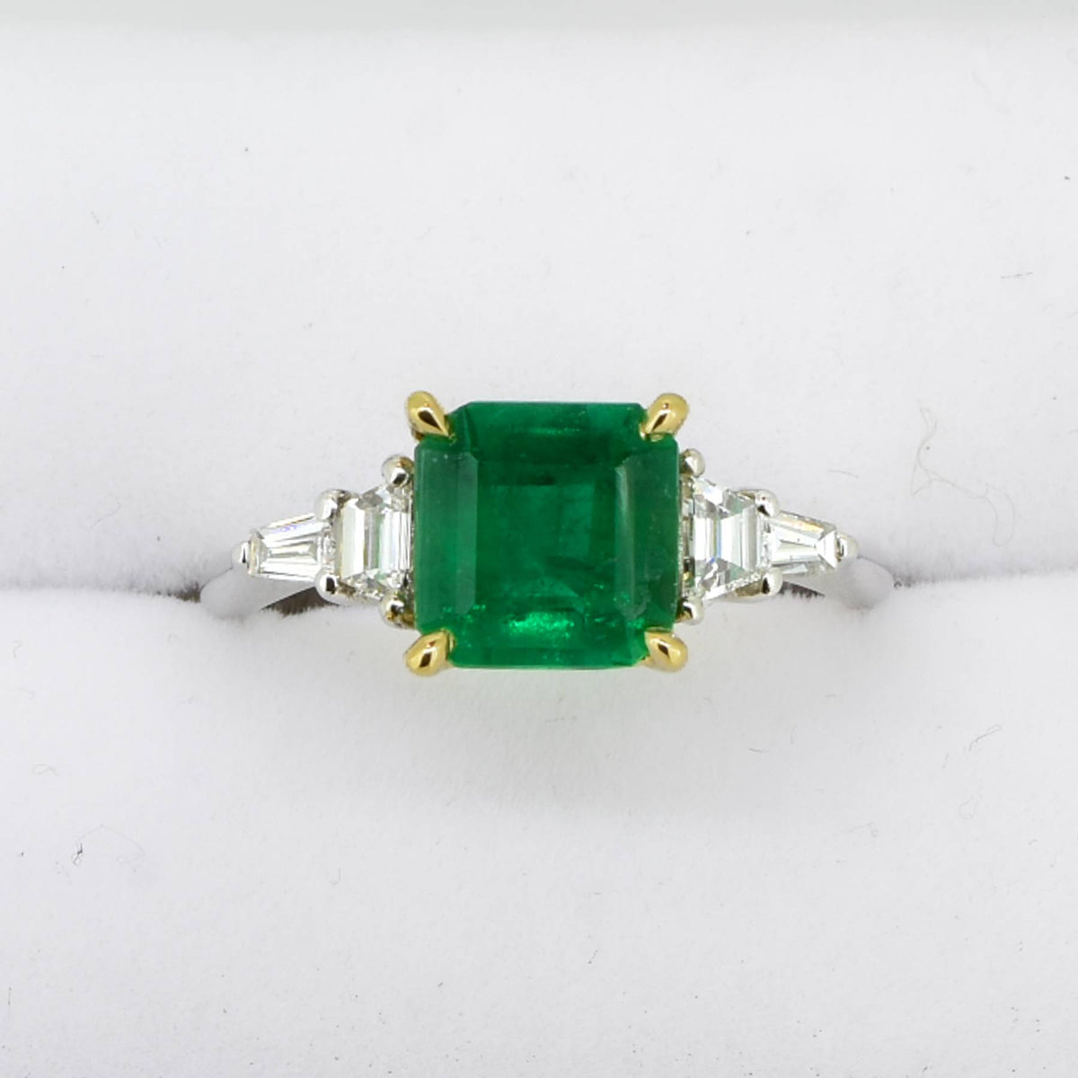1.8 Carats Natural Colombian Emerald and Diamond Ring in Platinum