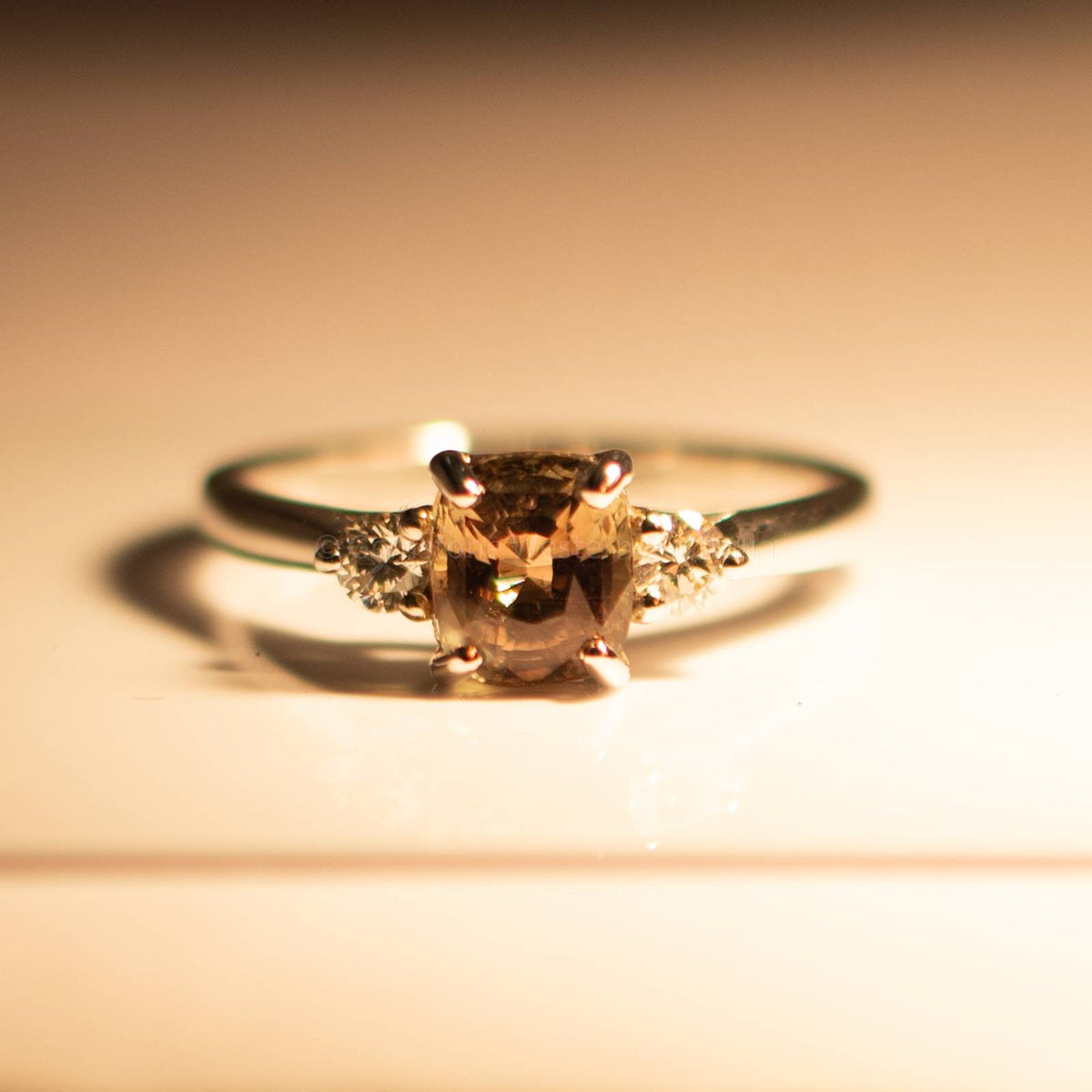 Rare and Exclusive Alexandrite and Diamond Ring in 18K Gold