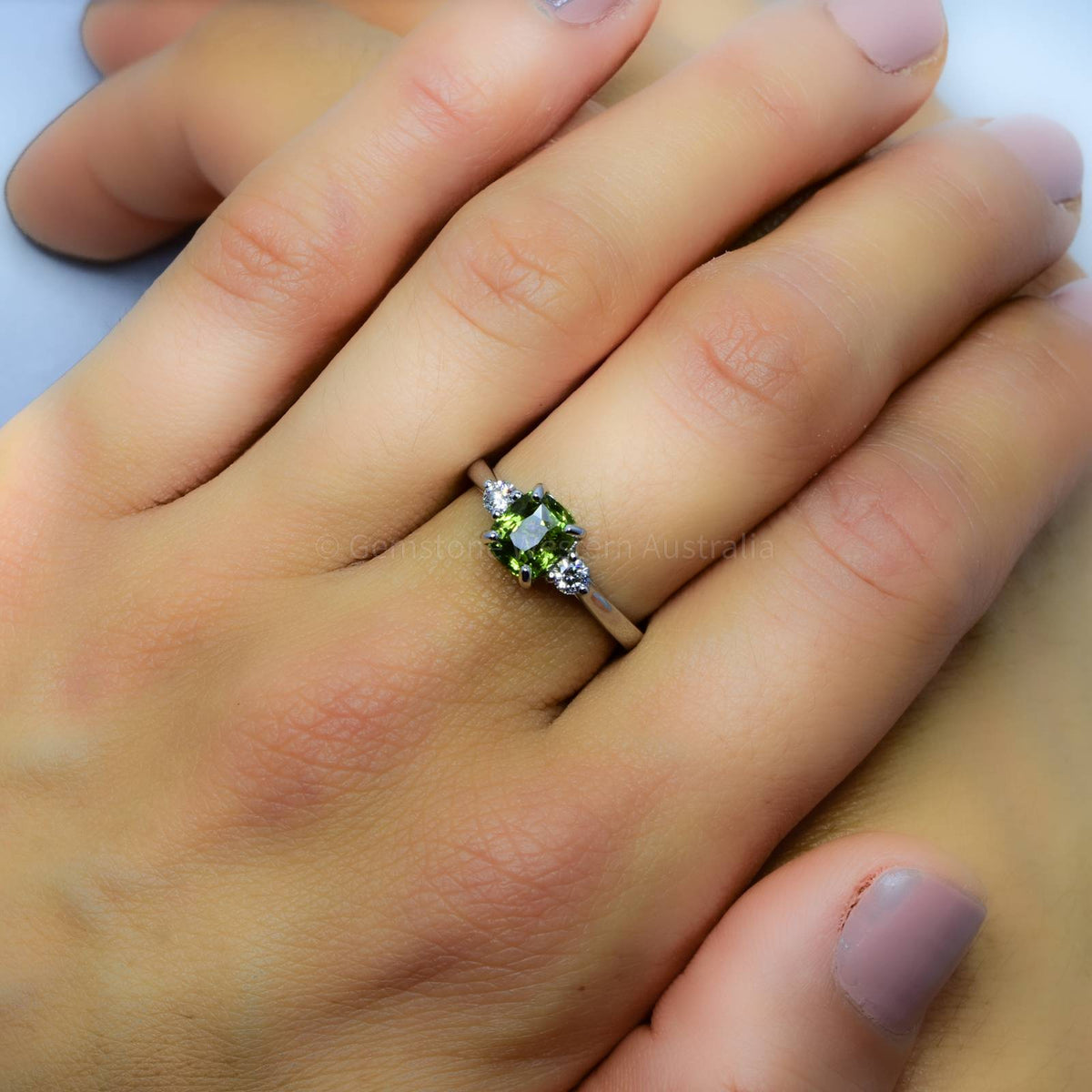 Rare and Exclusive Alexandrite and Diamond Ring in 18K Gold