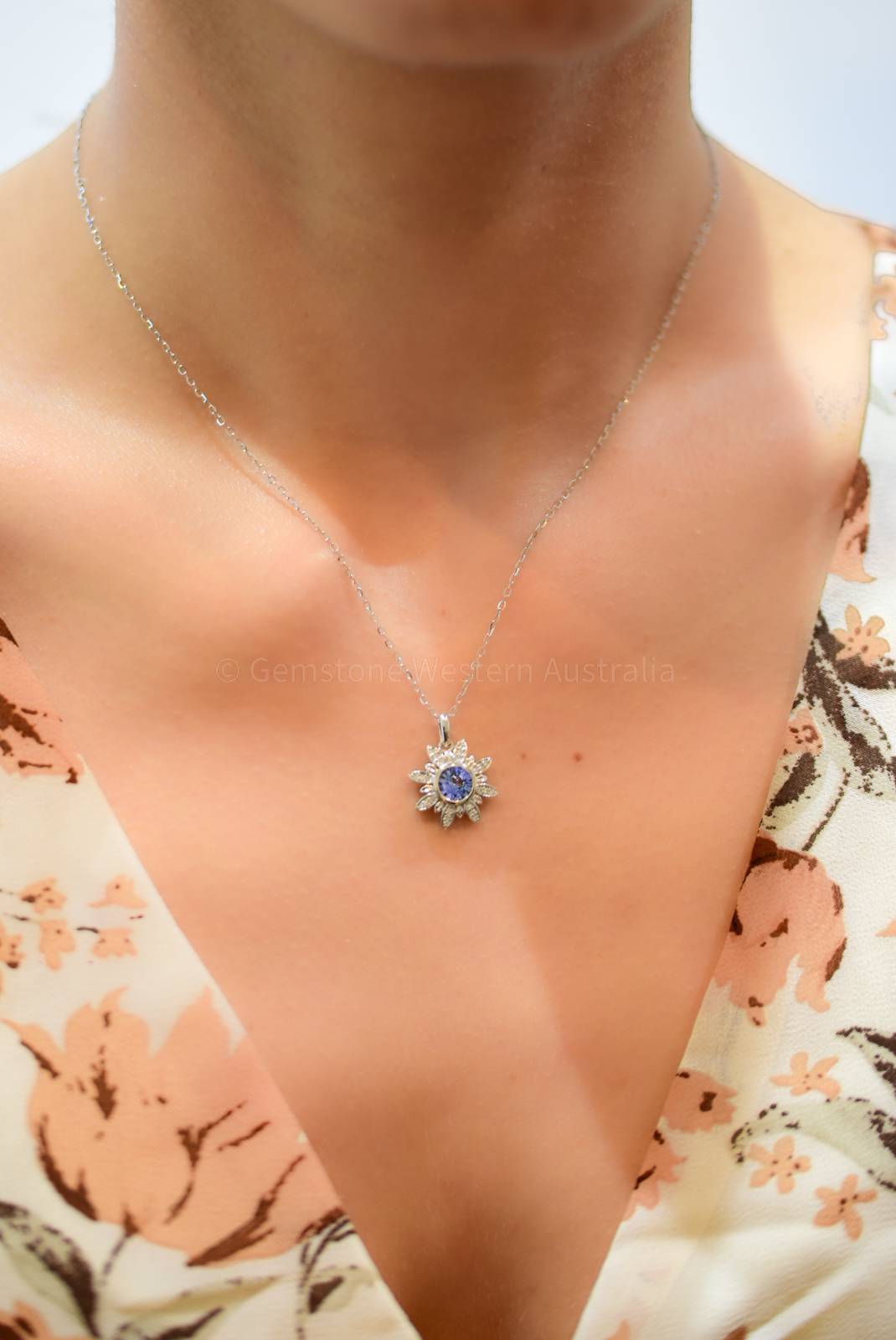 Cornflower Blue Sapphire and Diamonds Flower Pendant in 18K White Gold