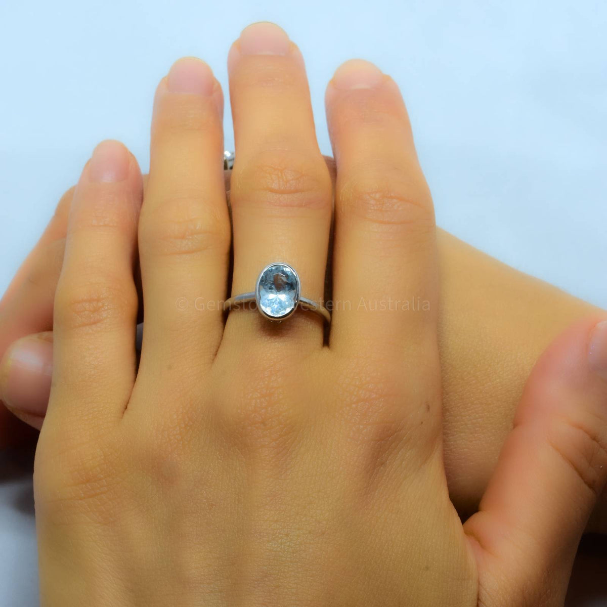 Oval Cut 2.0 ct Aquamarine Ring in White Gold