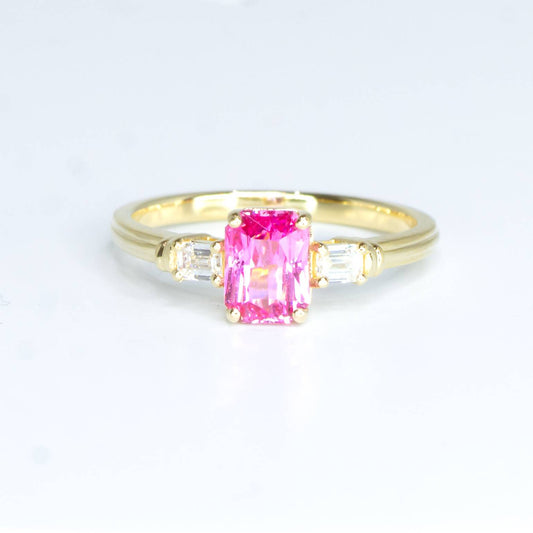Natural Padparadscha Sapphire and Diamonds Ring in 18K Gold