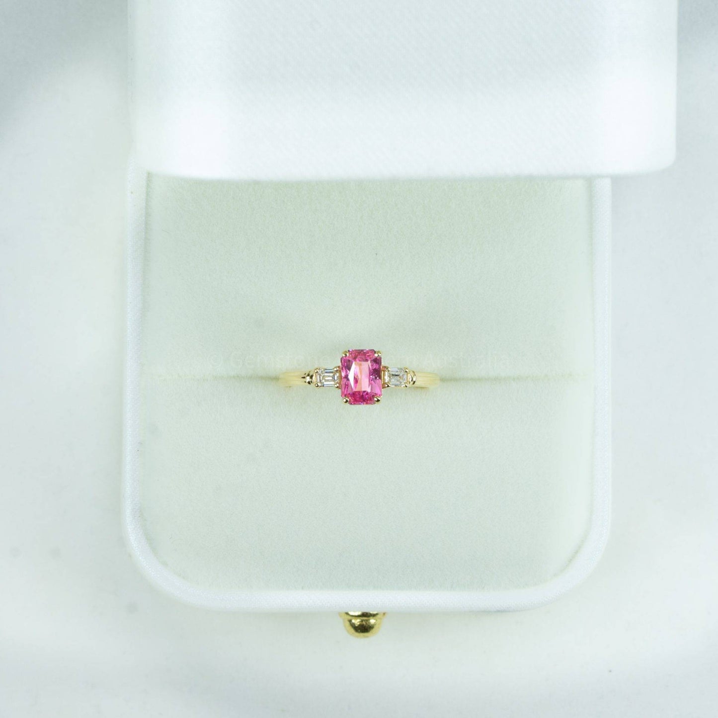 Natural Padparadscha Sapphire and Diamonds Ring in 18K Gold