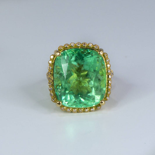 Magnificent 19 Carat Natural Colombian Emerald and Diamond Ring, 18K Yellow Gold Cocktail Ring