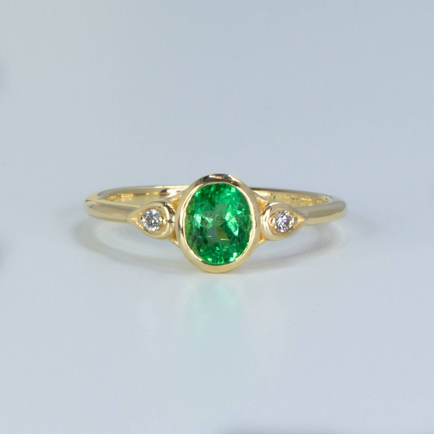 Oval Colombian Emerald and Diamonds Ring, 18K Gold Emerald Engagement Ring, Oval Cut Emerald Gold Ring, Emerald 18K Gold Ring