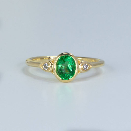 Oval Colombian Emerald and Diamonds Ring, 18K Gold Emerald Engagement Ring, Oval Cut Emerald Gold Ring, Emerald 18K Gold Ring