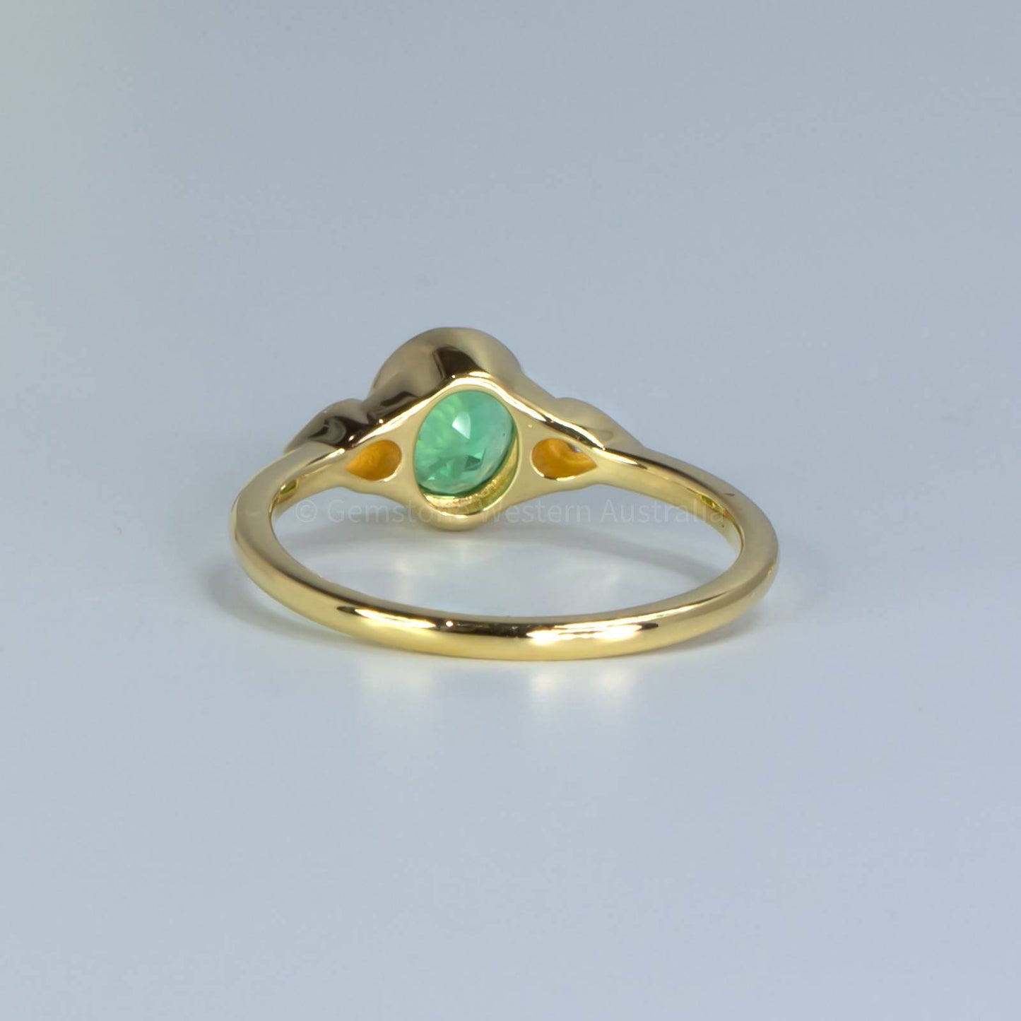 Oval Colombian Emerald and Diamonds Ring, 18K Gold Emerald Engagement Ring, Oval Cut Emerald Gold Ring, Emerald 18K Gold Ring