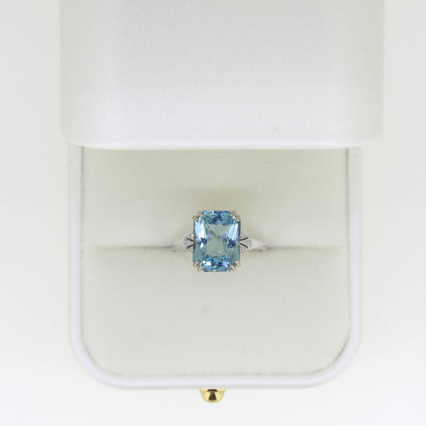 5.50ct Natural Aquamarine Ring in 18K White Gold