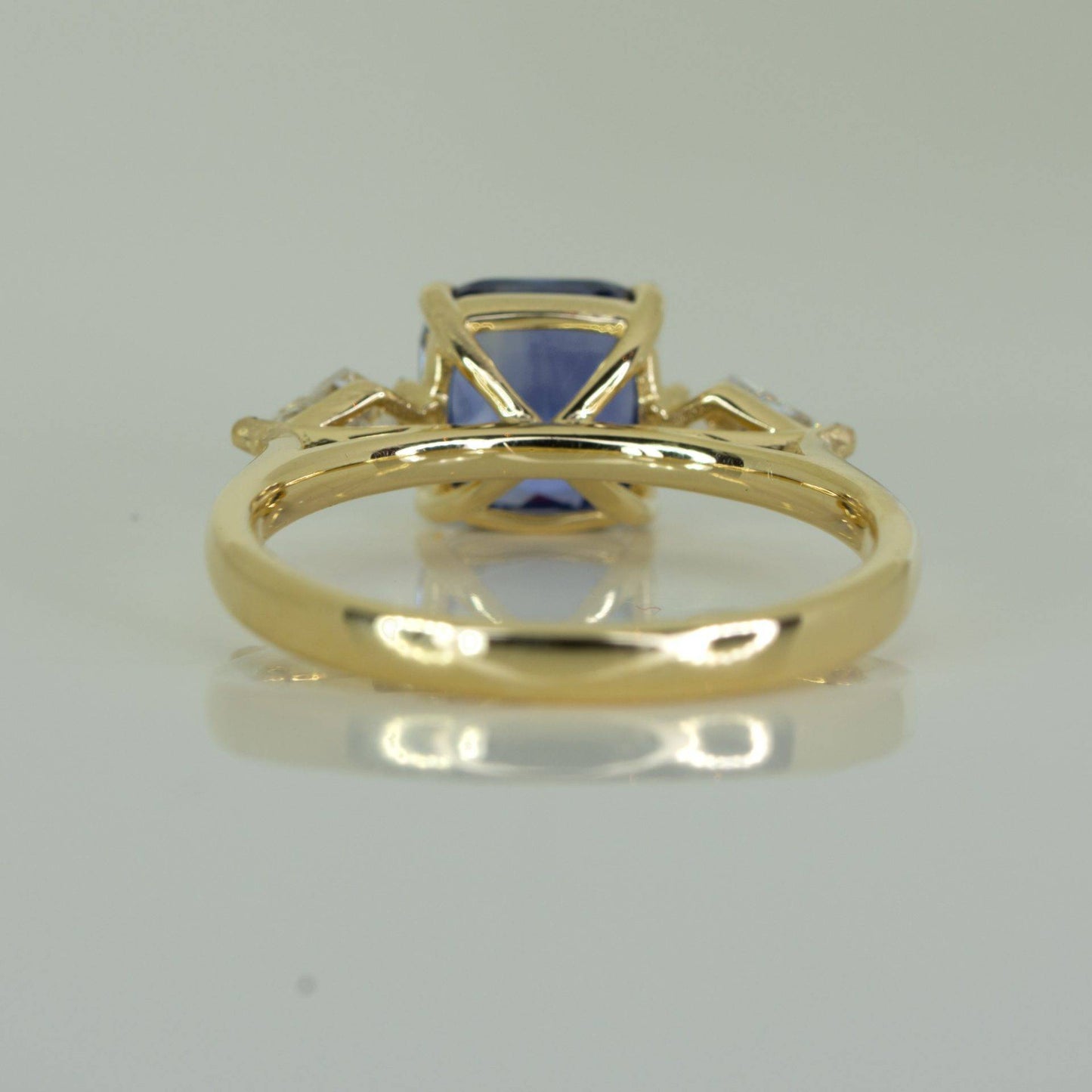 2.74CT Natural Sapphire Diamond Kite Ring in 18K Gold