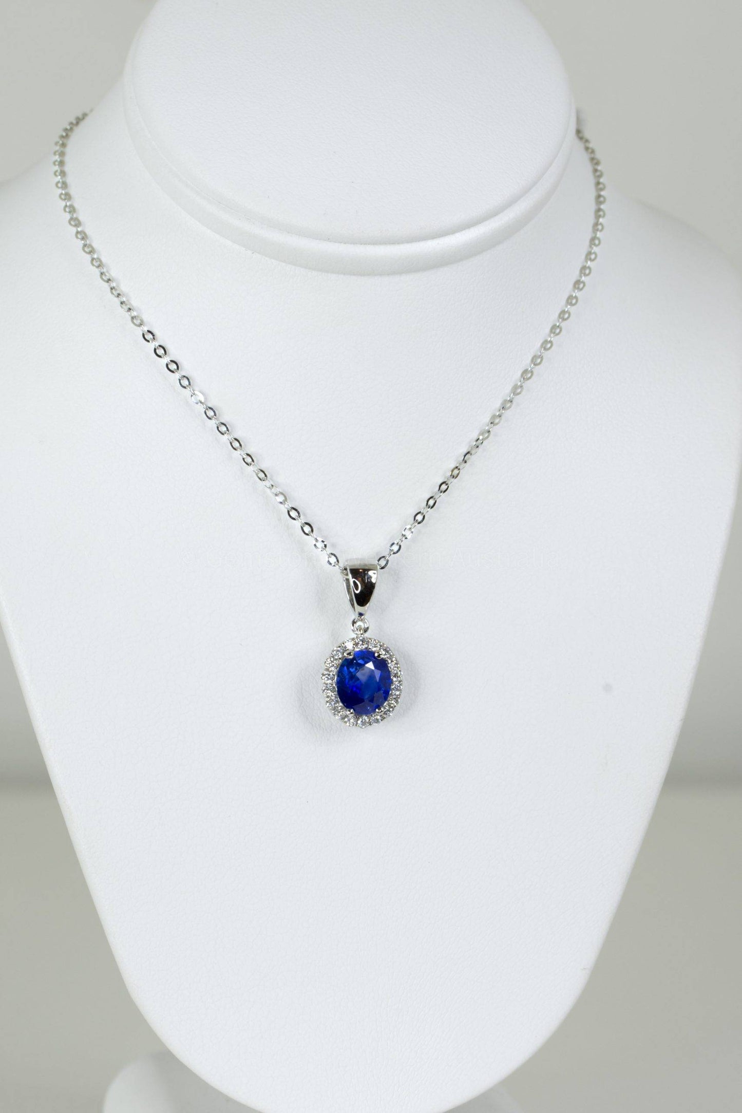 1.59ct Natural Sapphire Halo Pendant in 18K Gold