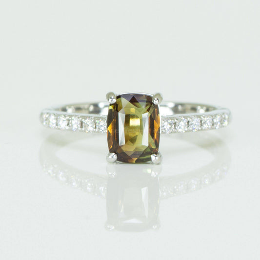 1.35 Alexandrite Solitaire Ring with accent Diamonds in 18K Gold