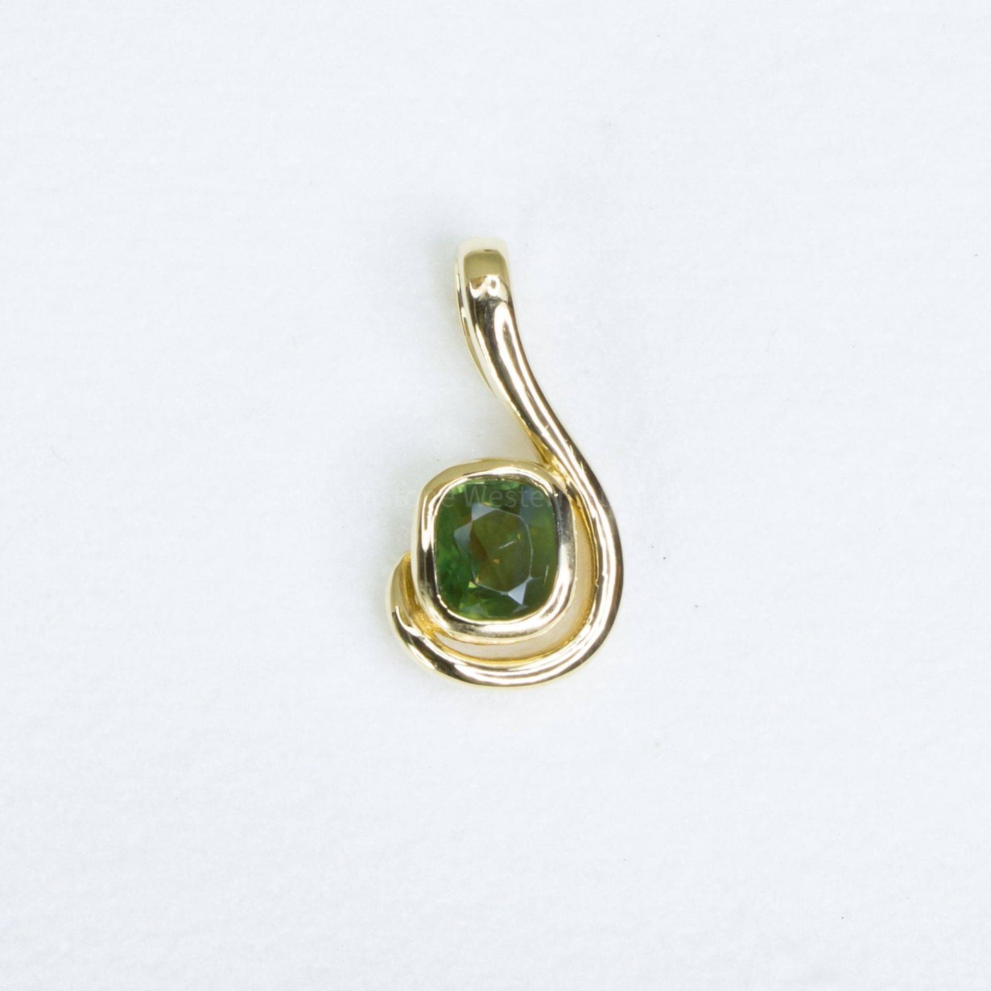 Green Alexandrite Pendant in 18K Yellow Gold