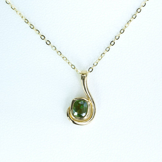 Green Alexandrite Pendant in 18K Yellow Gold