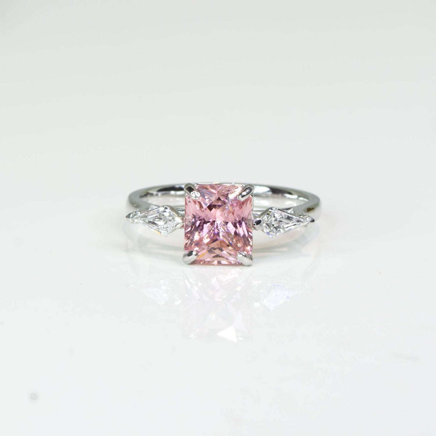 2.5 Carat Padparadscha Sapphire and Kite Diamonds Ring in Pt950