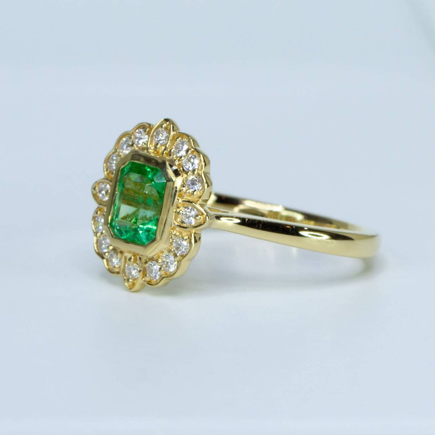 Emerald Cut Colombian Emerald Diamonds Ring, 18K Gold Art Deco inspired Emerald Ring, Emerald Cut Emerald Gold Ring, Art Deco Style Ring