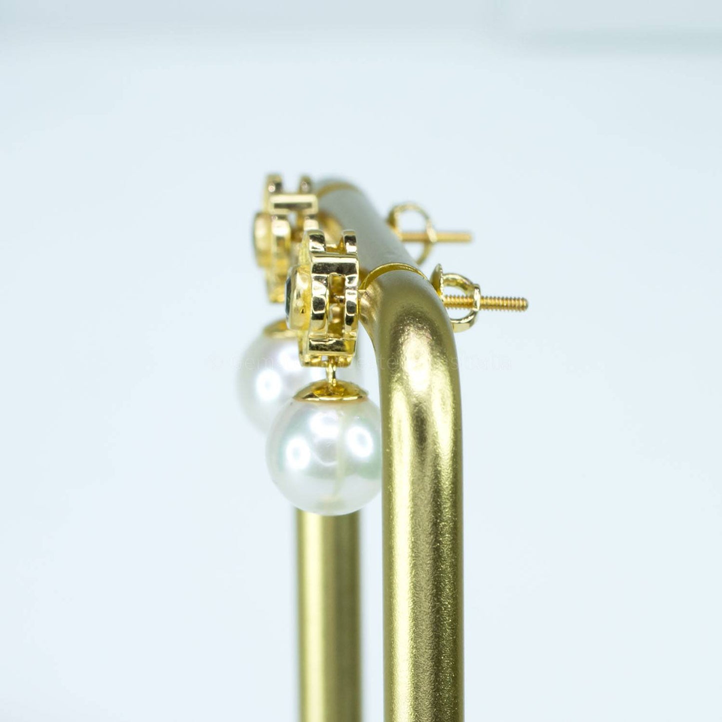 Natural Alexandrite and Akoya Pearl Earrings in 18K Gold