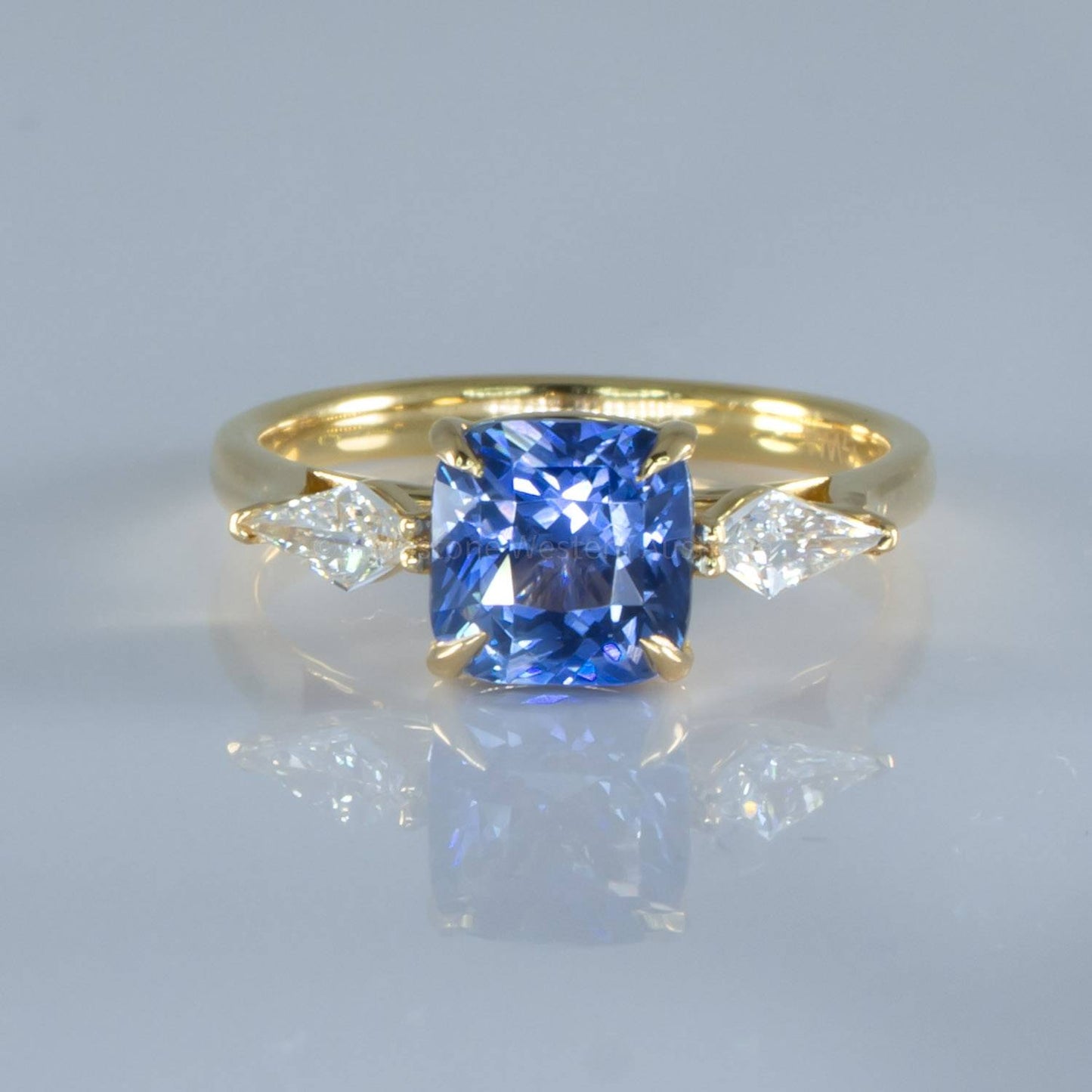 2.74CT Natural Sapphire Diamond Kite Ring in 18K Gold