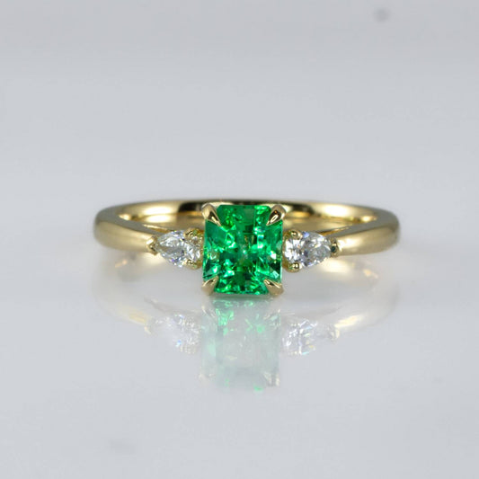 Emerald-Cut Emerald and Diamonds Ring in 18K Gold