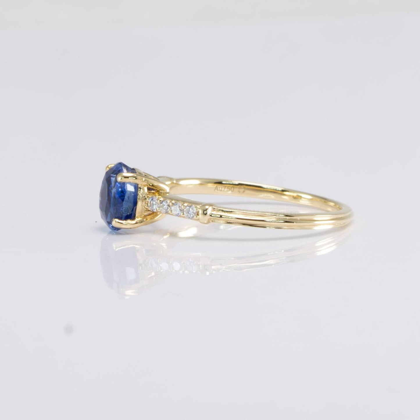 Oval Blue Sapphire Ring | Sapphire Solitaire Ring with Accent Diamonds
