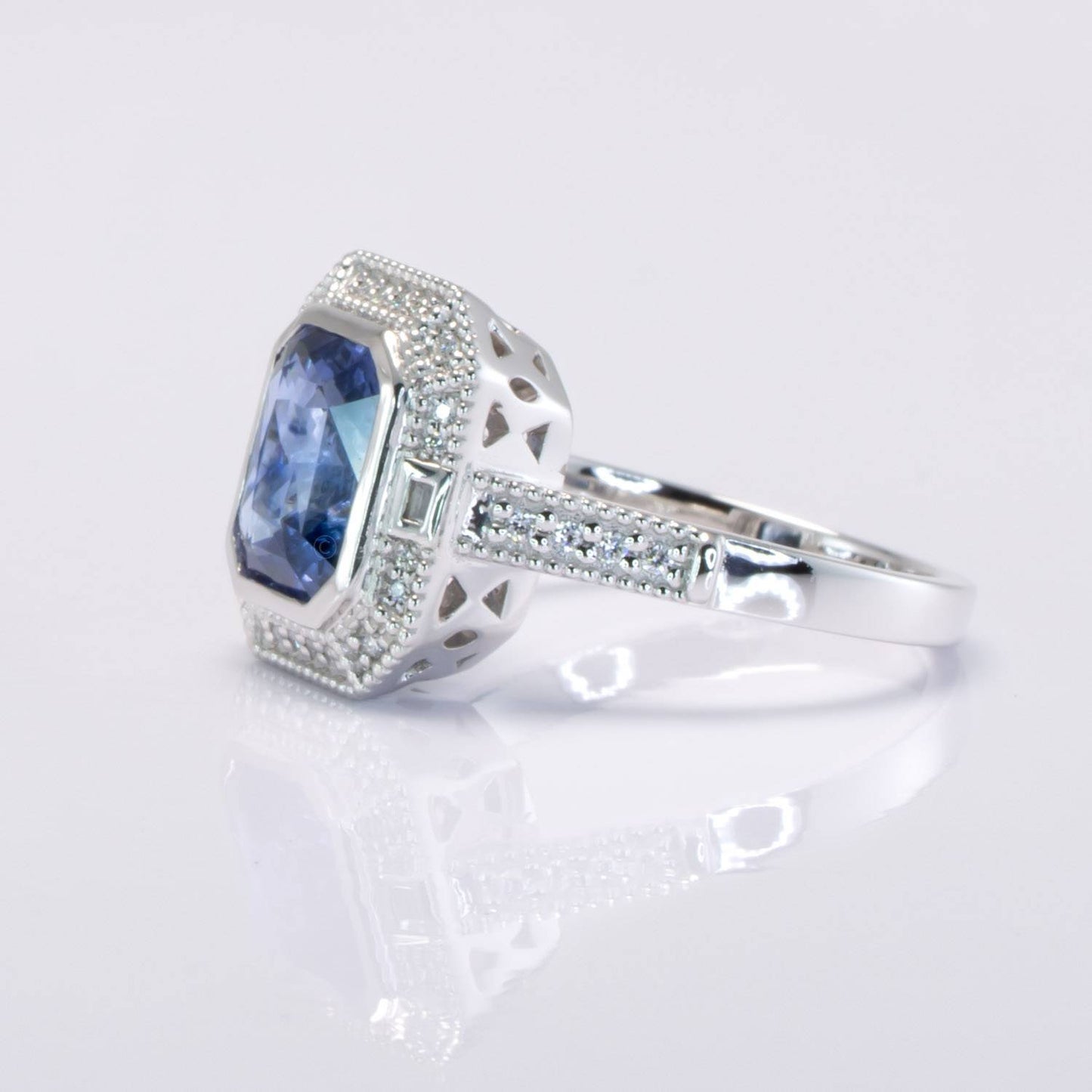 3 carats Unheated Sapphire Platinum Ring