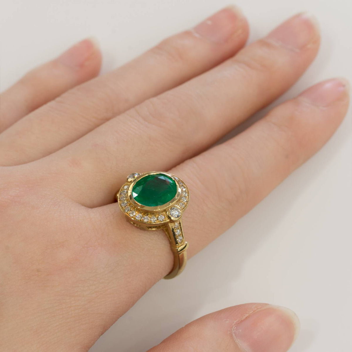 2.5ct Colombian Emerald Diamond Ring